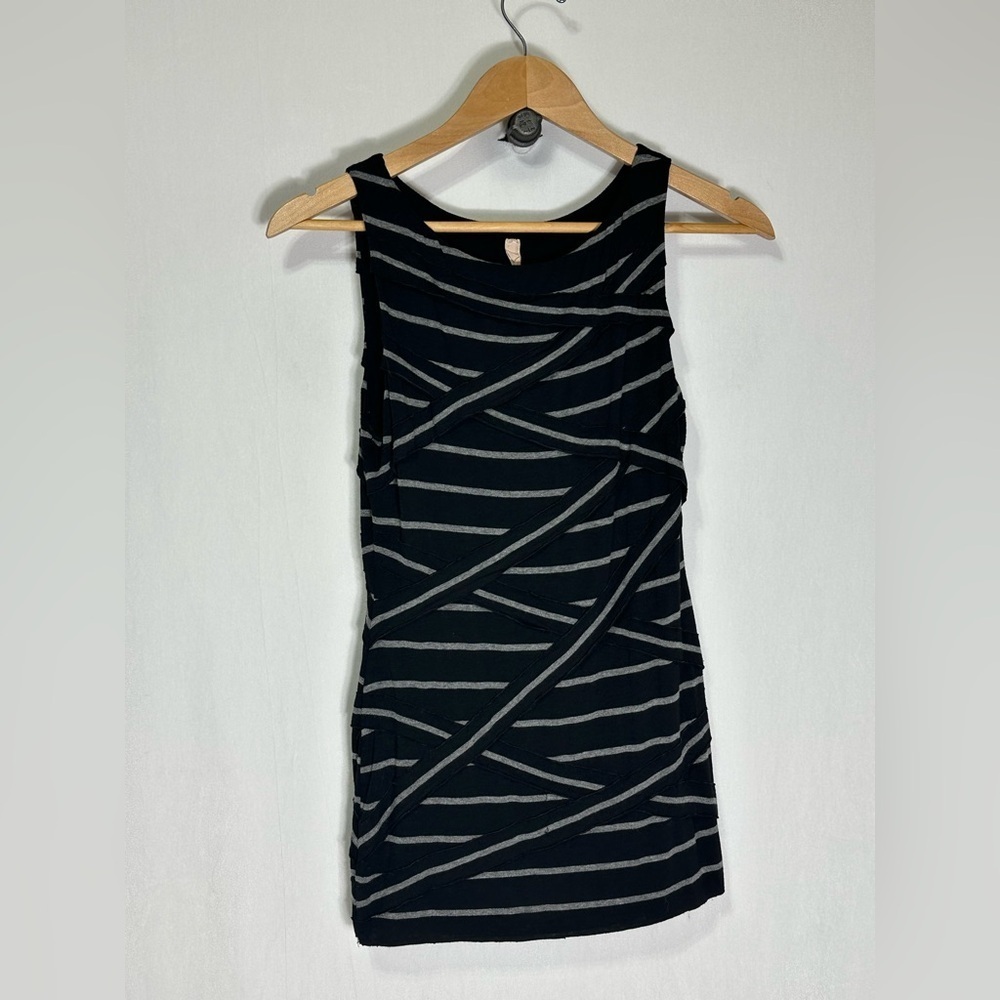 Bailey 44‎ Black Grey Striped Bandage Sleeveless Top Bodycon Scoop Neck Medium